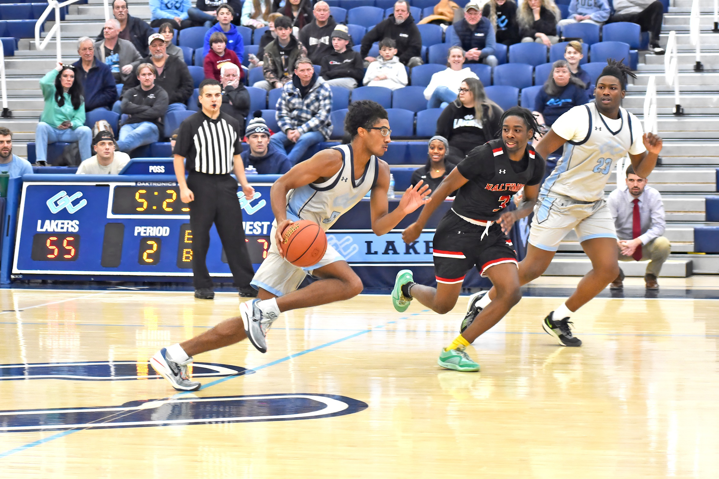 Impressive Laker rally comes up short