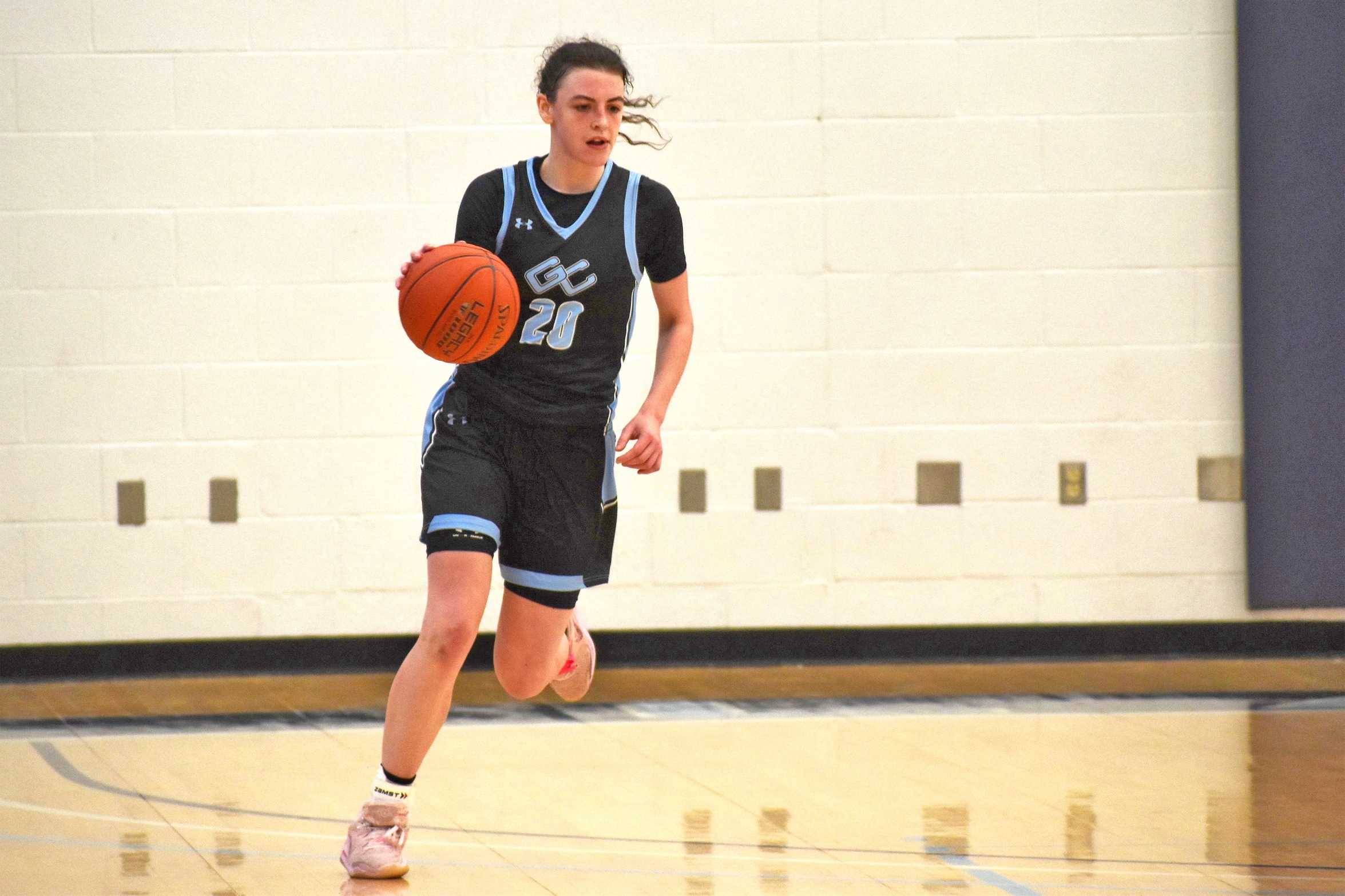 GC women hold off Hocking, open 2-0